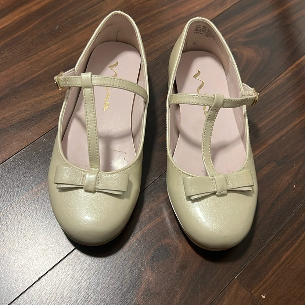 Girl dress shoes